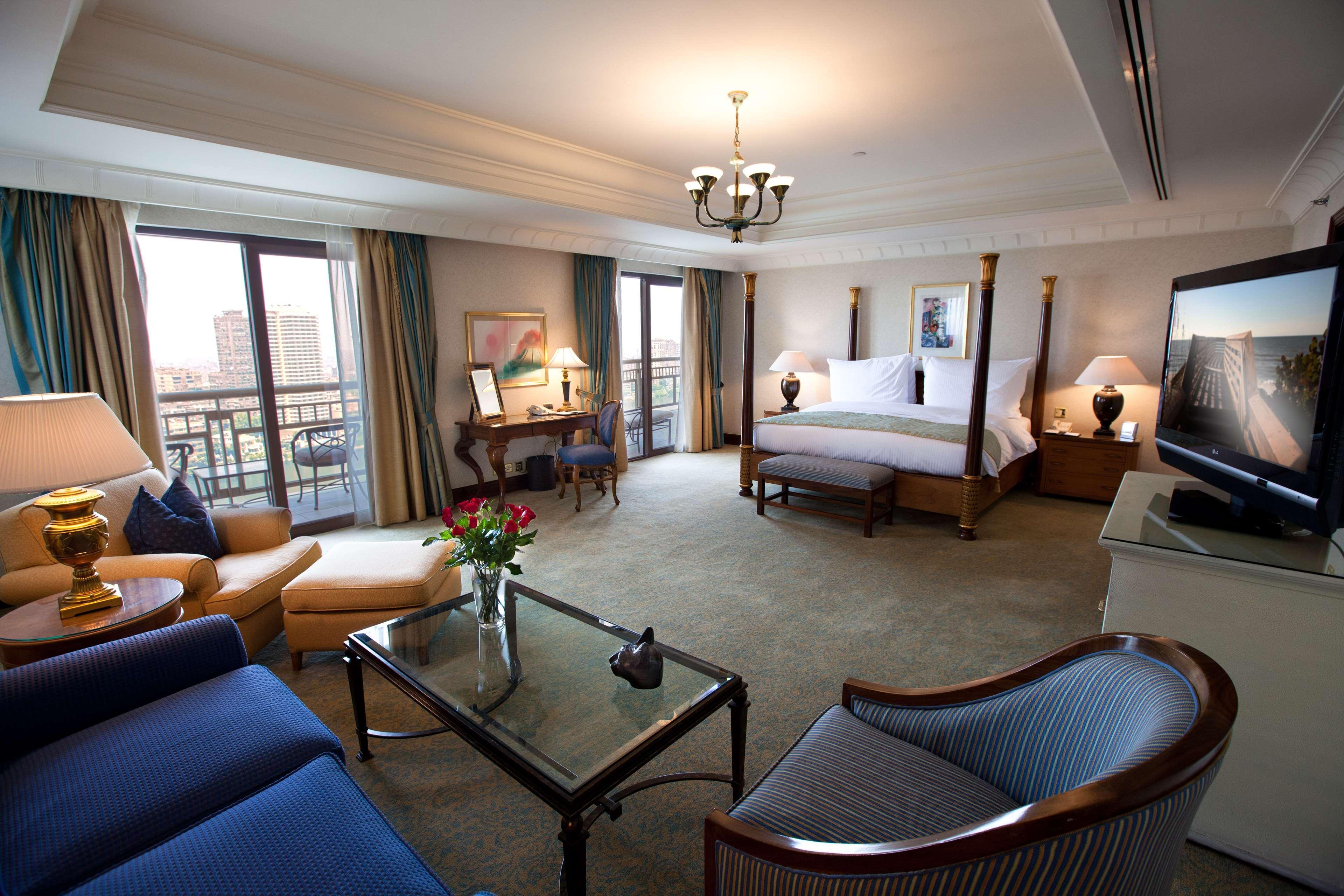 Hotel Sofitel Cairo Downtown Nile Extérieur photo A suite at the hotel