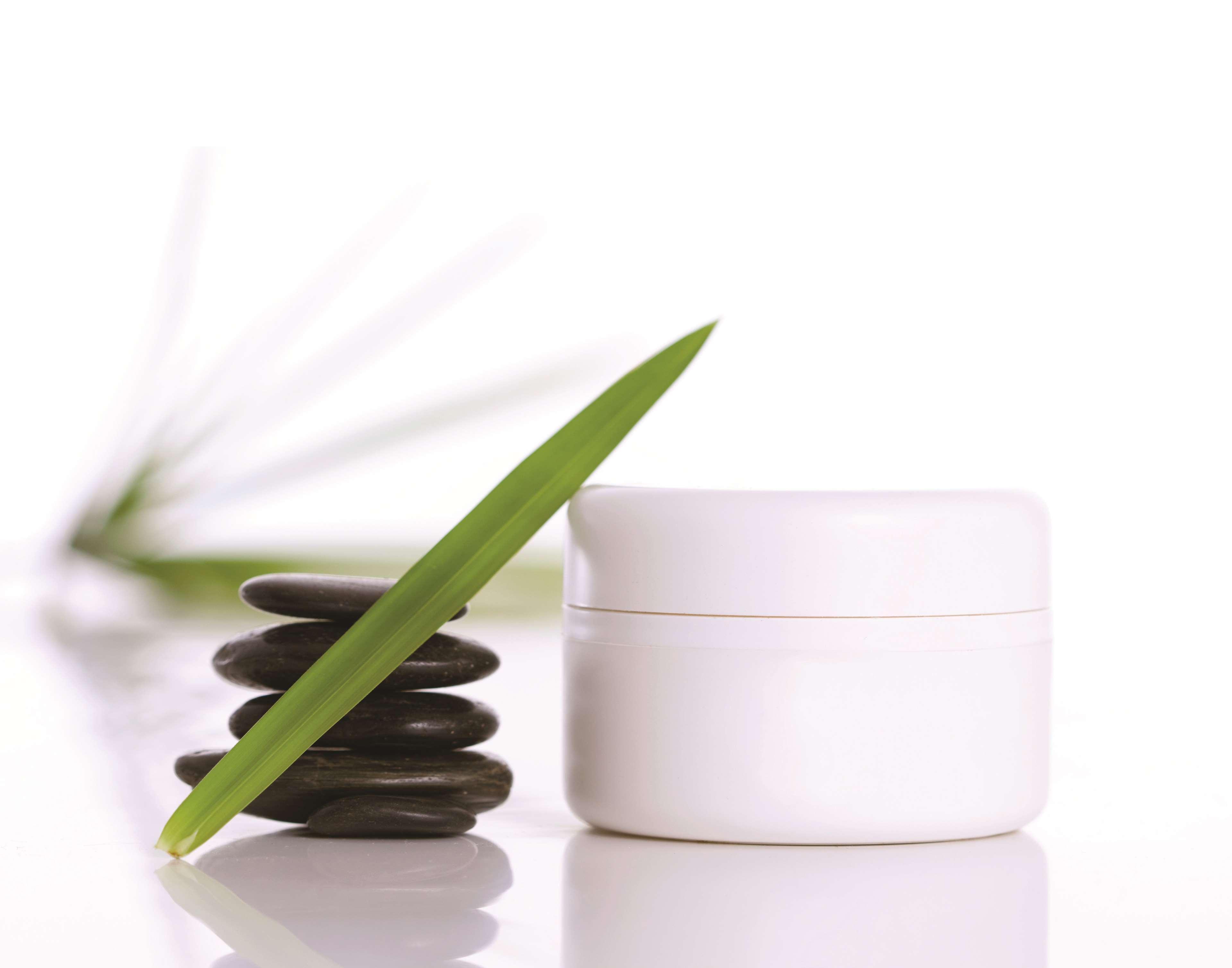 Hotel Sofitel Cairo Downtown Nile Extérieur photo Skin care product