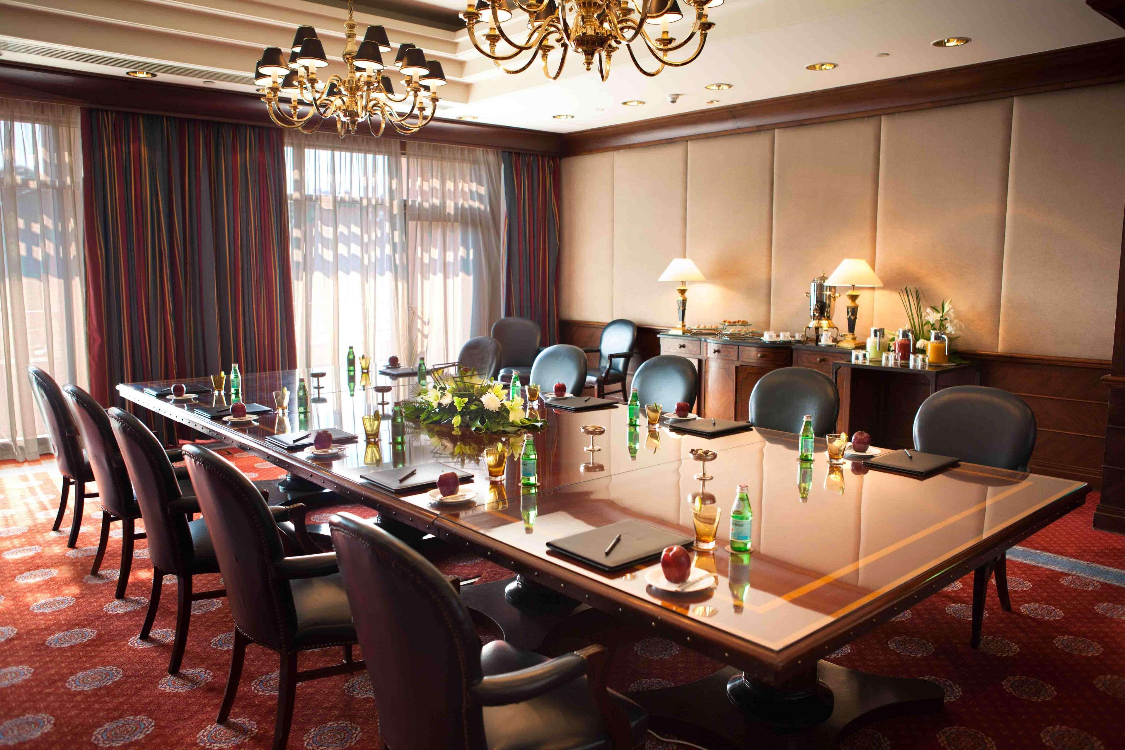 Hotel Sofitel Cairo Downtown Nile Facilités photo The boardroom at the hotel