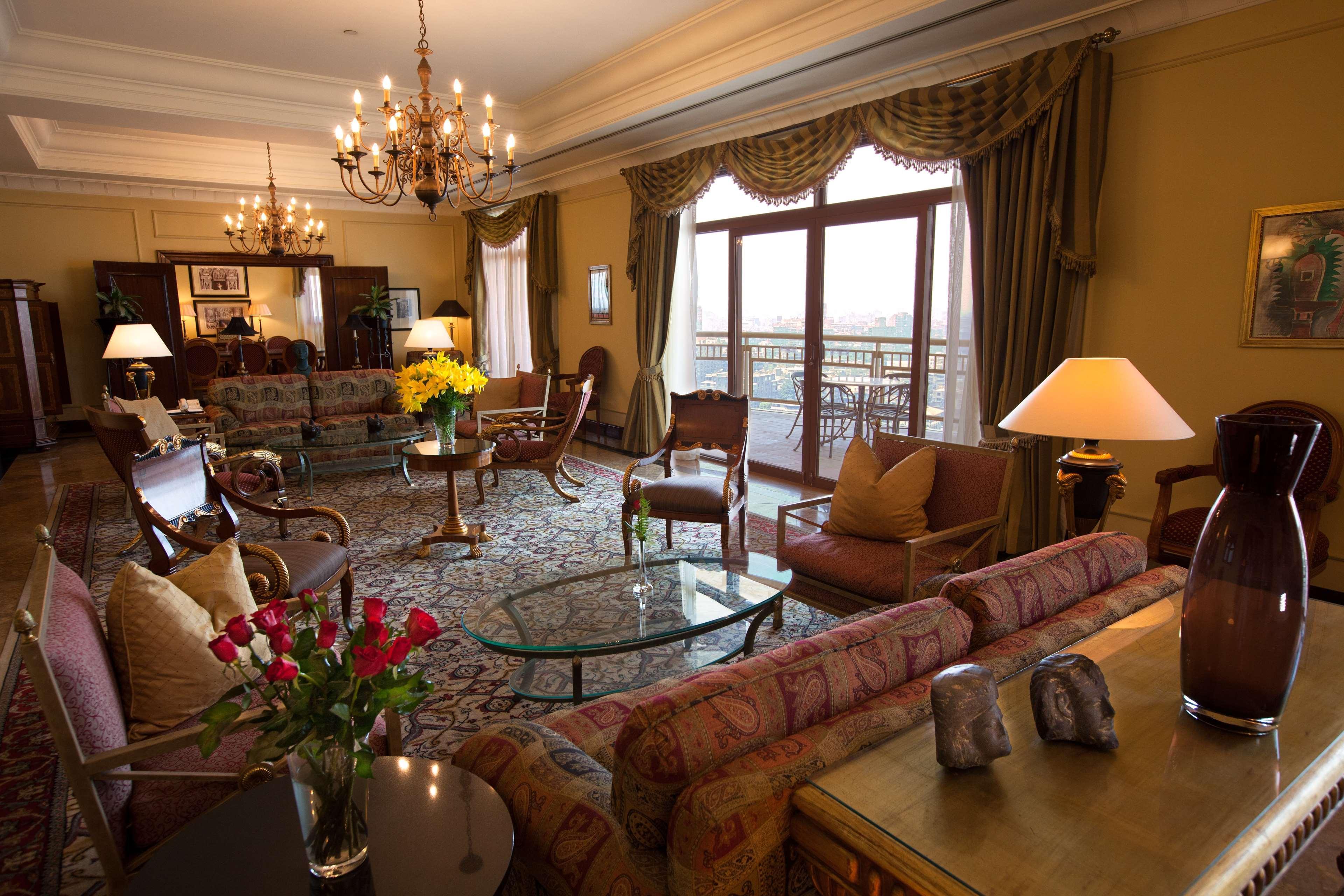 Hotel Sofitel Cairo Downtown Nile Chambre photo A suite at the Ritz-Carlton, Dubai