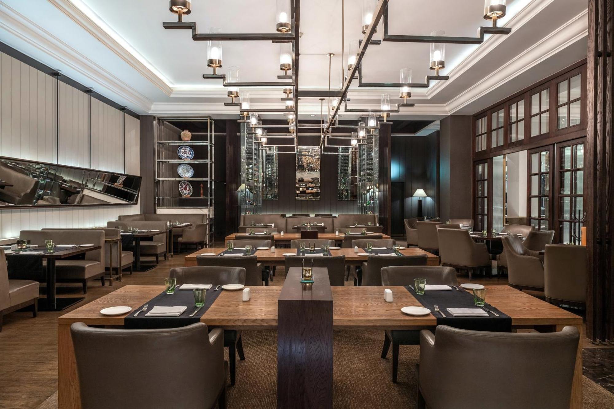 Hotel Sofitel Cairo Downtown Nile Extérieur photo The interior of the restaurant in 2018