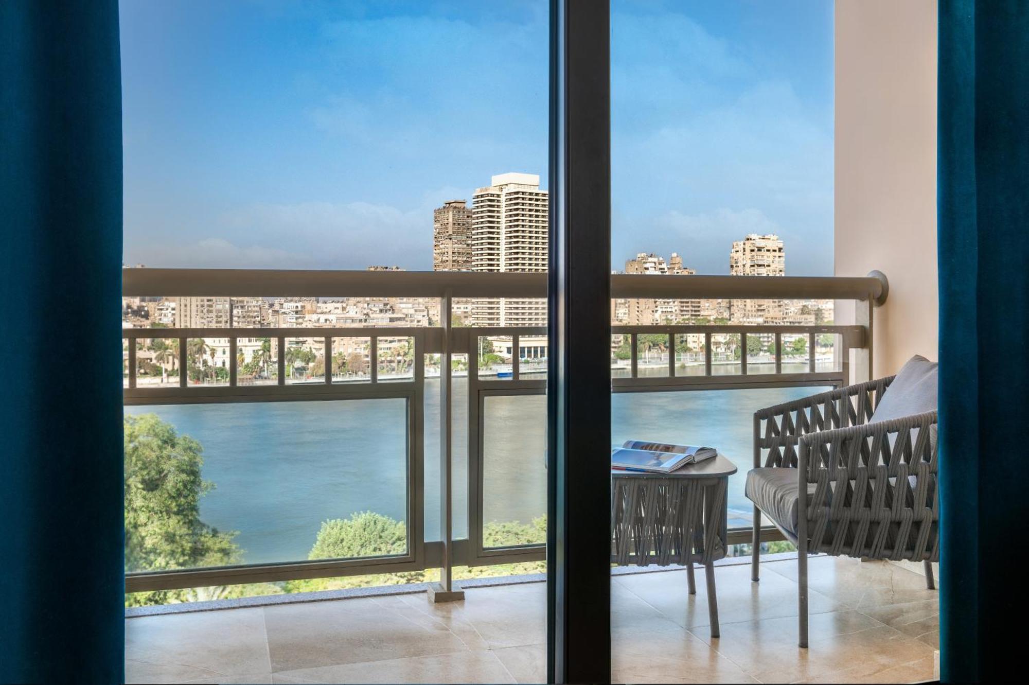 Hotel Sofitel Cairo Downtown Nile Extérieur photo View from a suite